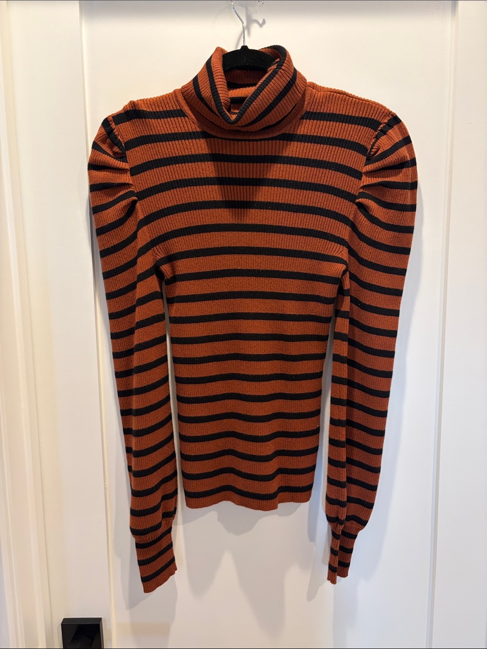 Fashion Nova Rust & Black Stretchy Turtleneck Sweater w/ Puckered Shoulder